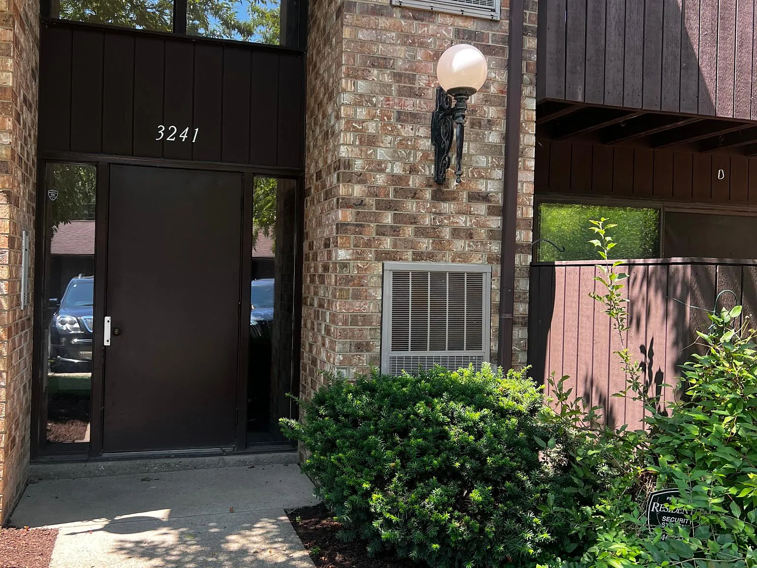 3241 Mayfield Rd — Photo 1