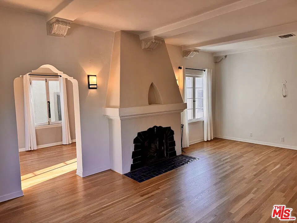 2 bed, 2.0 bath, $5,800 — Photo 4