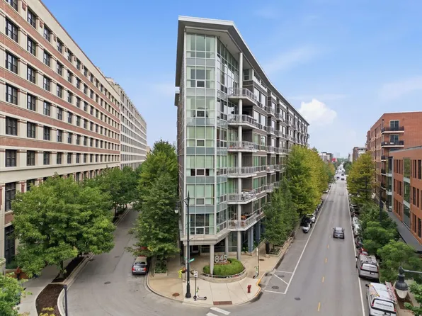 845 N Kingsbury St Unit 208, Chicago, IL 60610