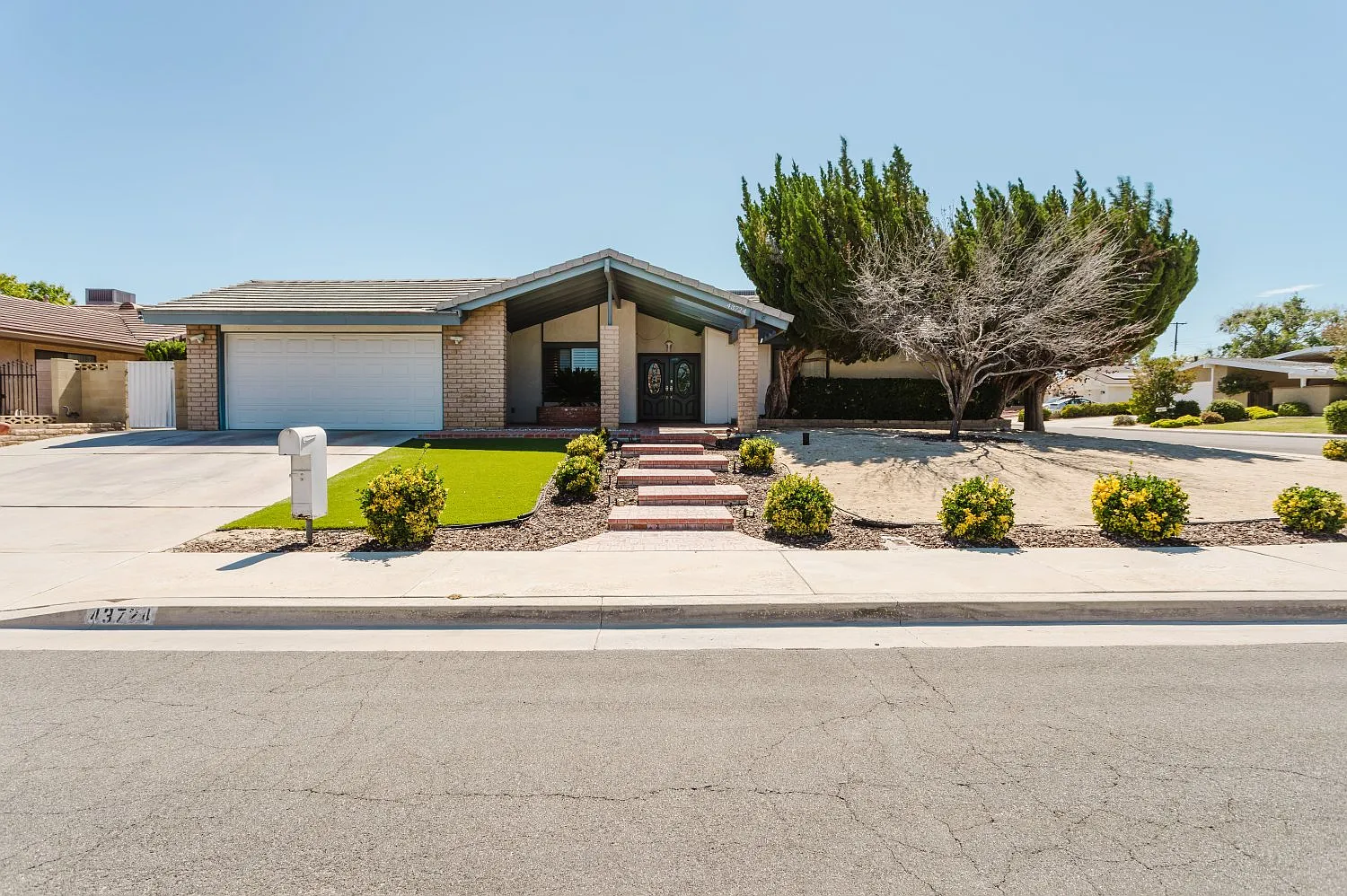 4 bed, 2040 sqft, $3,600 — Photo 3