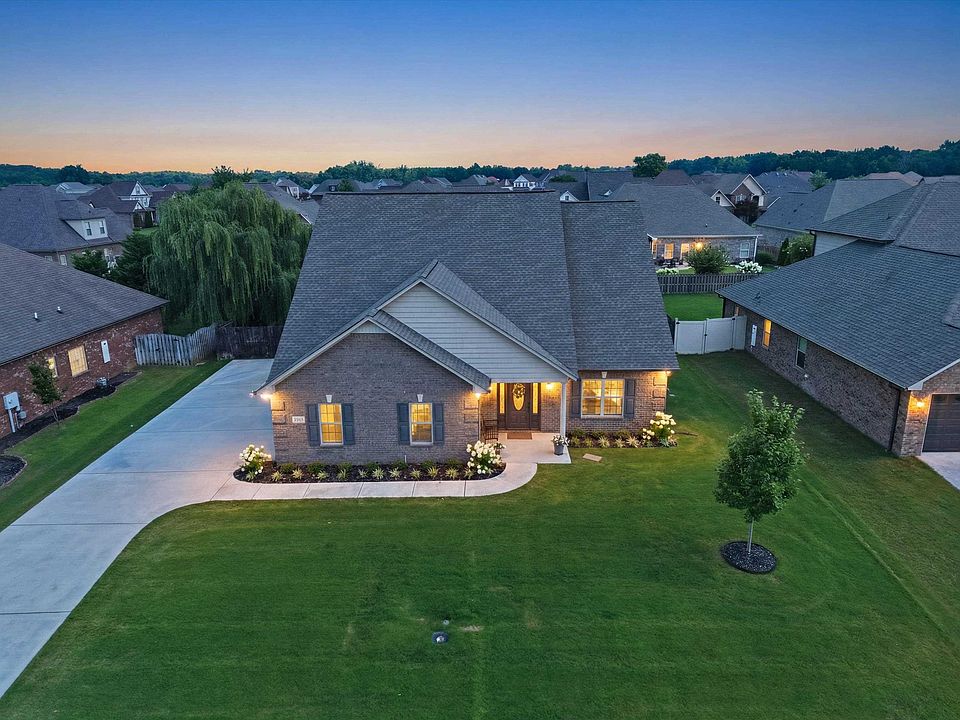 1st image of 22883 Pin Oak Dr