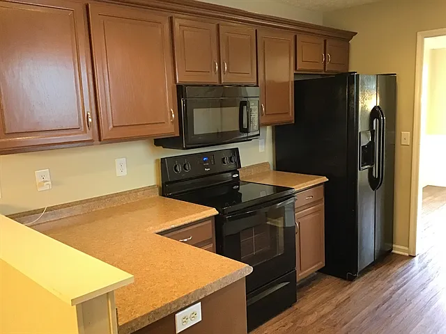 809 Briargrove Dr — Photo 4