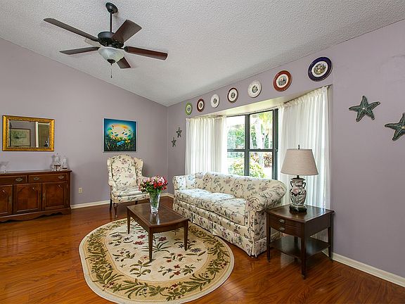 4th image of 1012 Poitras Dr