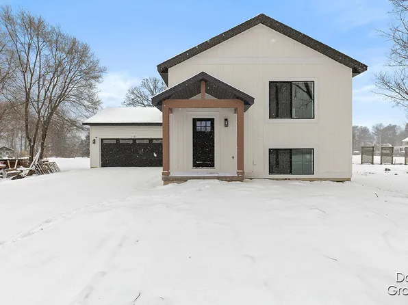 4346 Leverette St, Marne, MI 49435