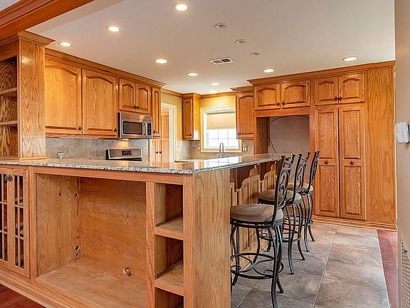 5th image of 206 Aundria Dr