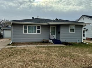 407 W 16th St, Grand Island, NE 68801