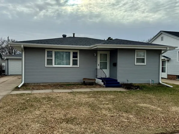407 W 16th St, Grand Island, NE 68801