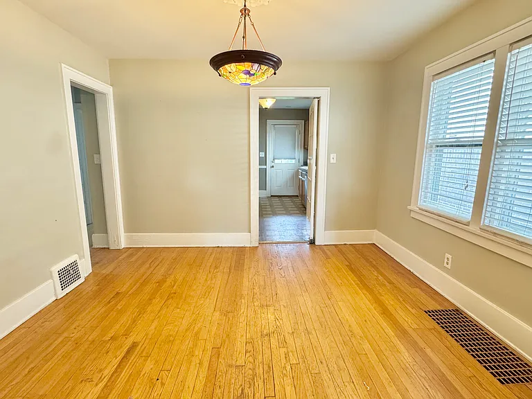205 S Maple Ave — Photo 9