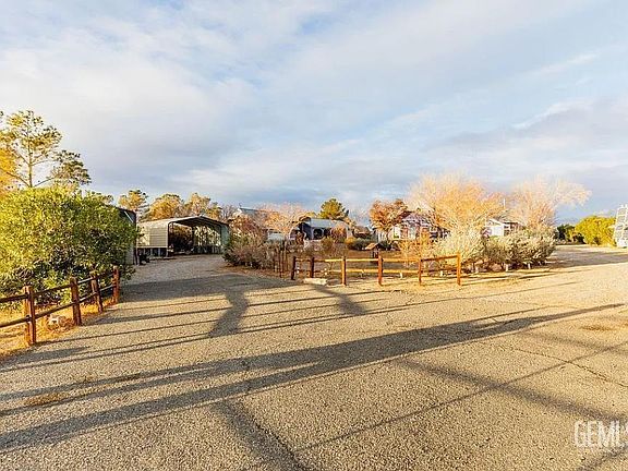 2nd image of 243 S Primavera St