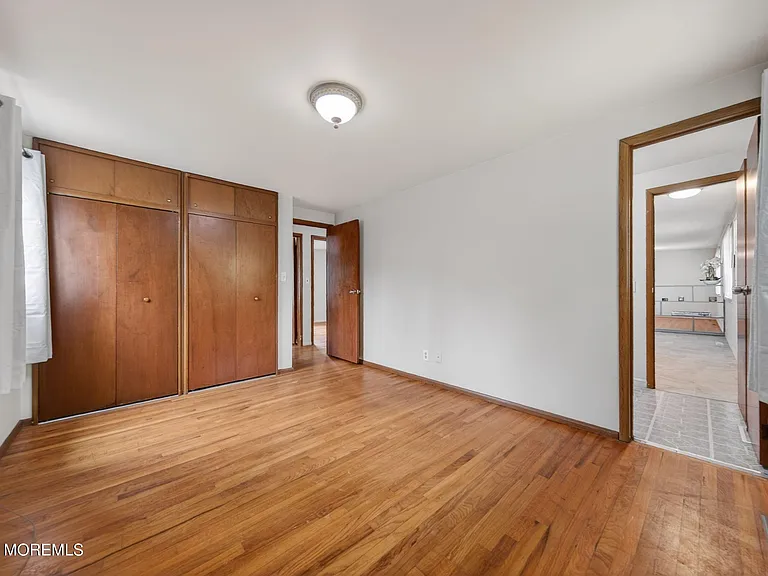 29 Demmert Ave — Photo 13