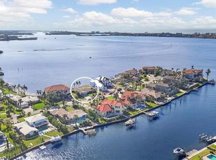 1750 Southpointe Dr, Sarasota, FL 34231