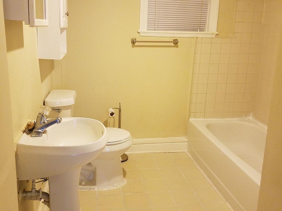 2nd image of 428 Medlock Rd Unit A