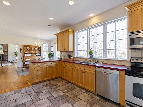 4th image of 89 Harbor Watch Ct