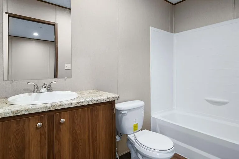 3 bed, 869 sqft, $1,250 — Photo 2