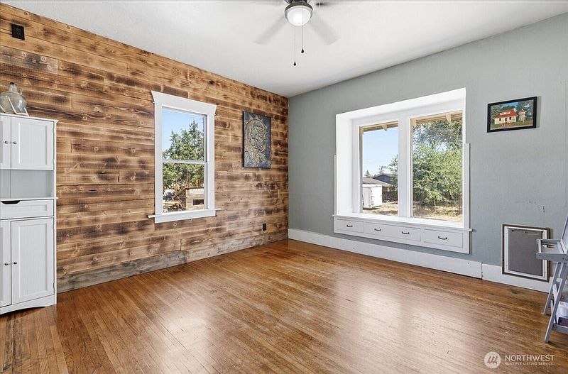 5th image of 418 W Chestnut Street