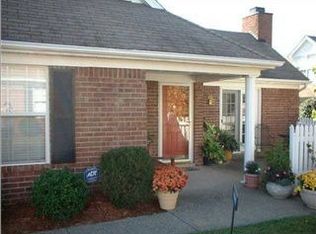 1110 Fox Glen Way, Lyndon, KY 40242