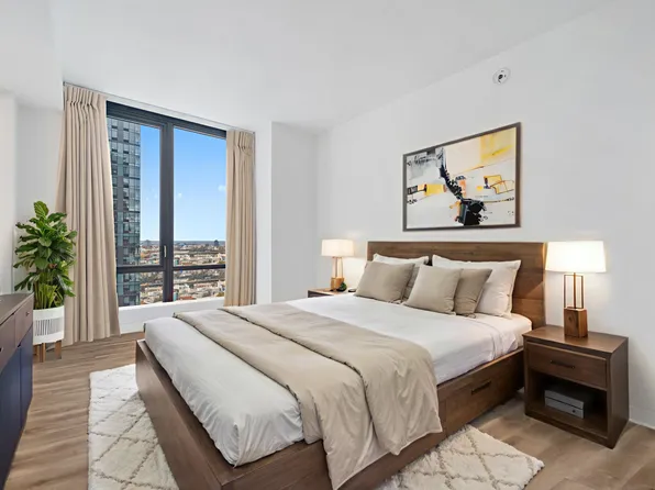 155 Bay Street image 10 of 44