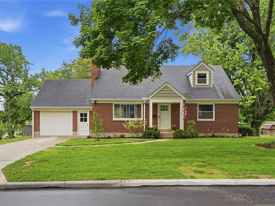 1st image of 136 E Ridgeway Dr