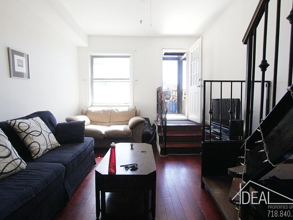 1st image of 220 Kosciuszko St #3