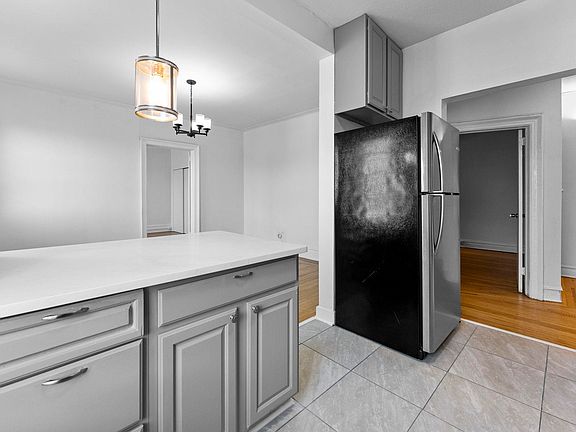 2nd image of 275 Harrison Ave APT B2