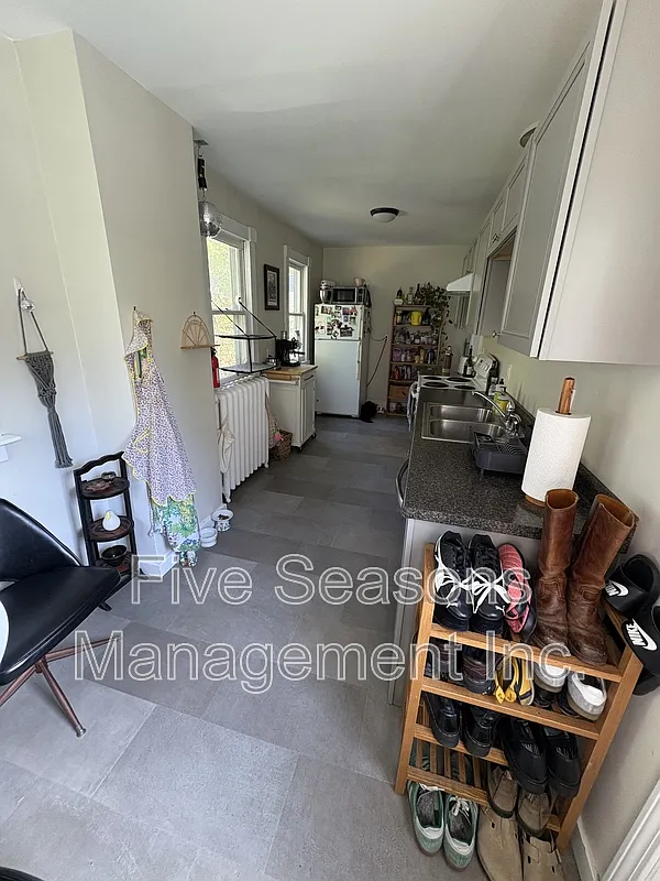 2 bed, 1.0 bath, 750 sqft, $2,100 — Photo 3