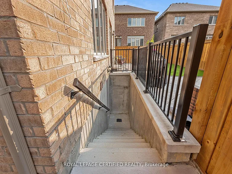 42 Kambalda Rd #BASEMENT — Photo 4
