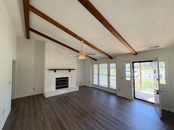 3rd image of 104 Shaverlee Ct