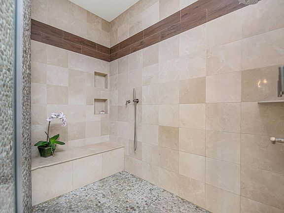 4th image of 2315 Westbridge Ln