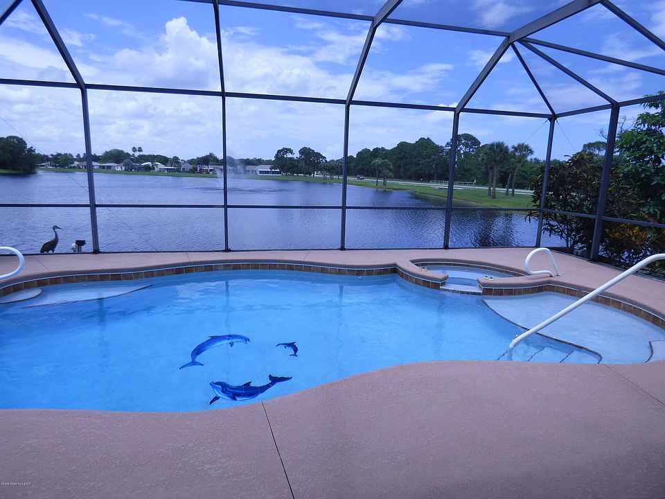 1st image of 800 Coral Springs St