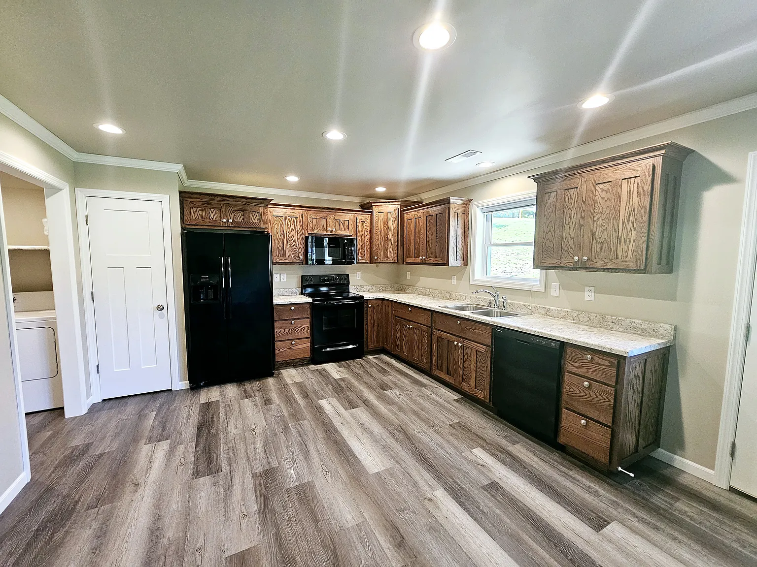2 bed, 1250 sqft, $1,650 — Photo 4