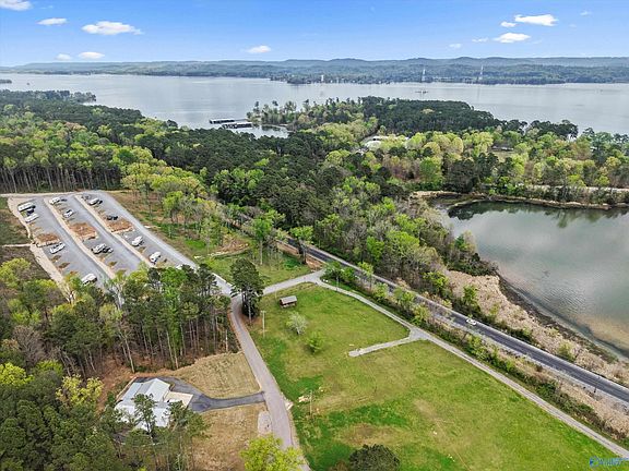 5th image of 3 Adventure Rd