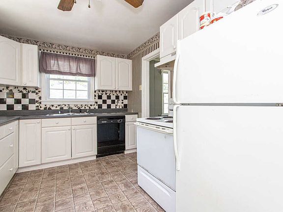4th image of 1416 Highland Dr