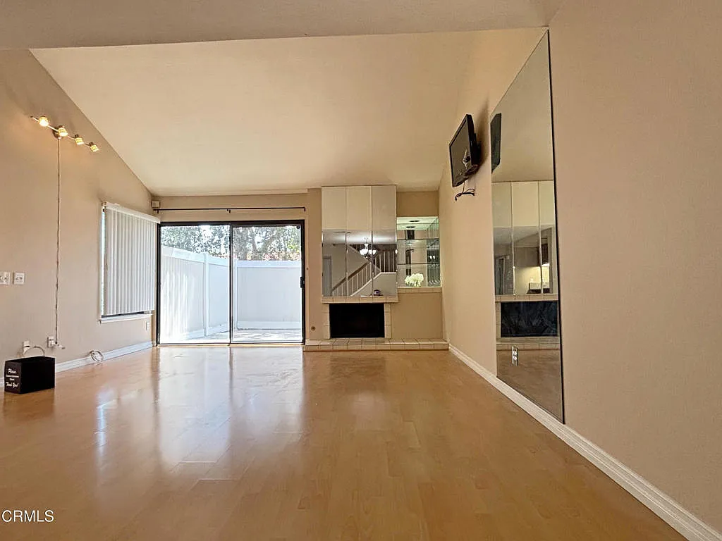 2 bed, 2.5 bath, 1236 sqft, $3,050 — Photo 4