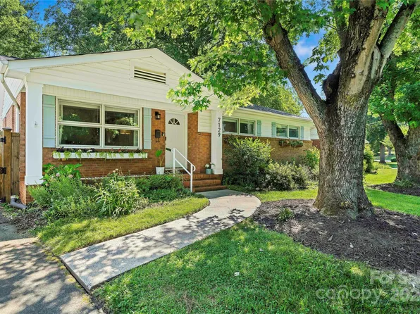 7129 Woodstream Dr, Charlotte, NC 28210