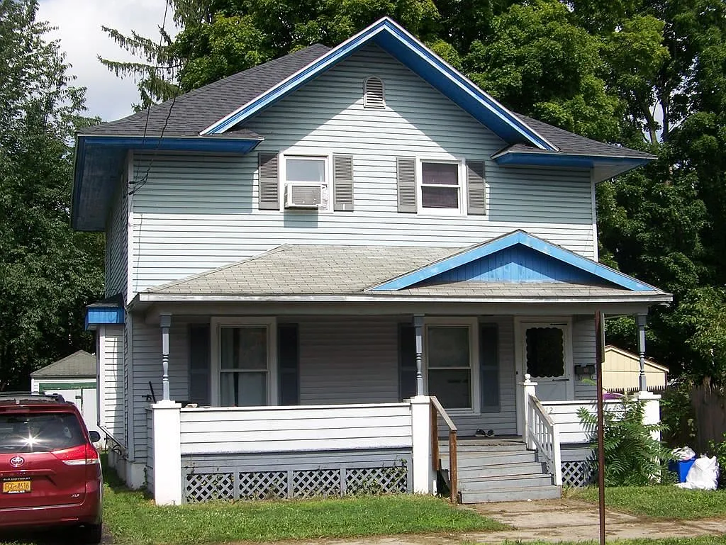 212 W Miller St photo 1