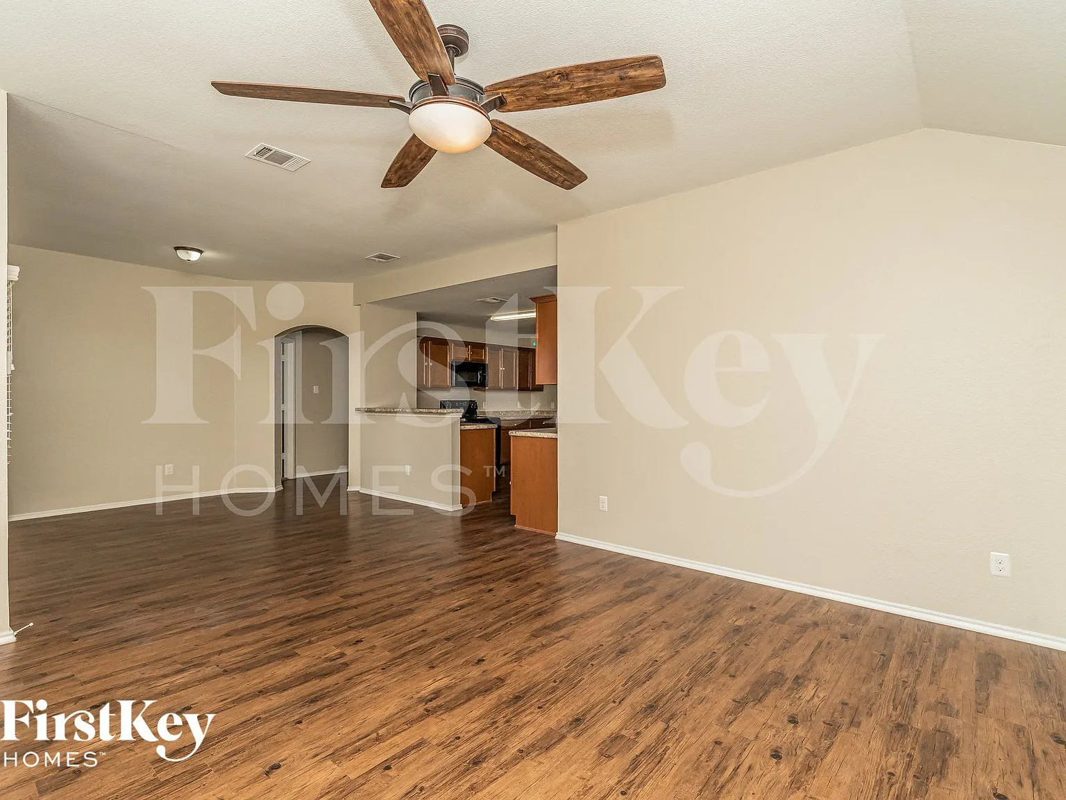 3 bed, 2.0 bath, 1820 sqft, $2,210 — Photo 4