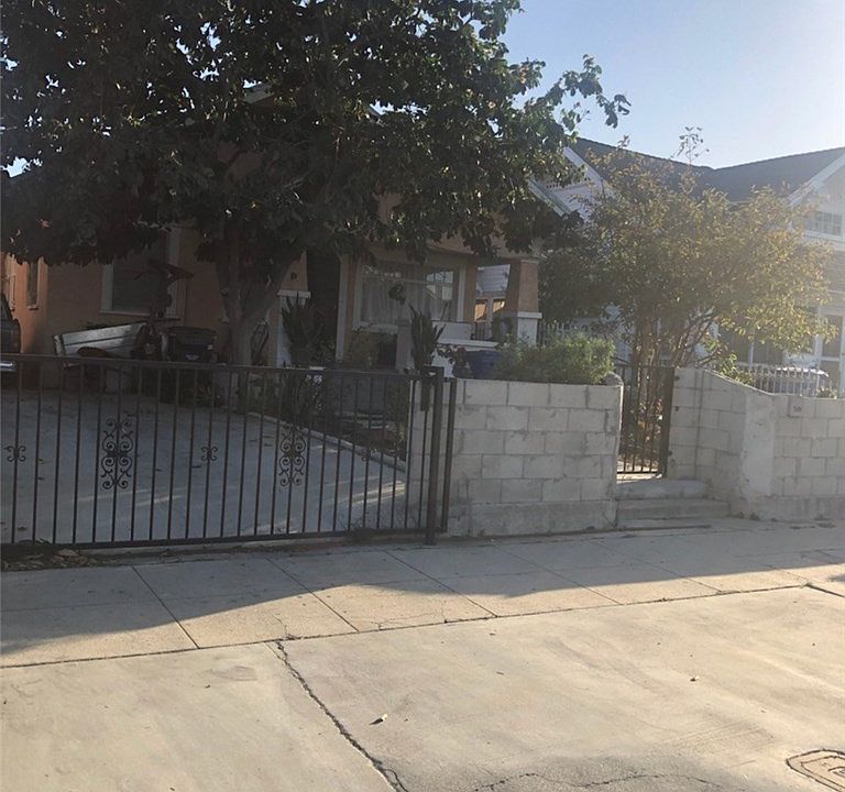 2nd image of 1252 W 52nd St