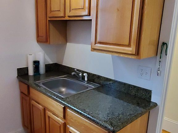 2nd image of 935 Hyde St #12