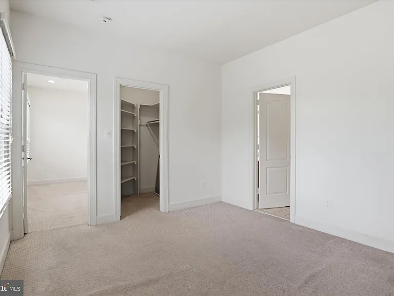 23059 Bronstein Ln — Photo 46