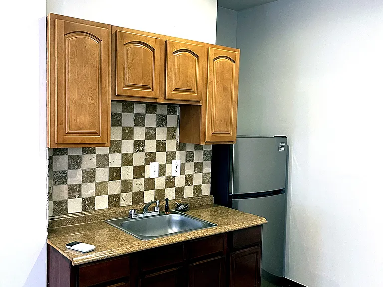 1020 S 52nd St #3 — Photo 4