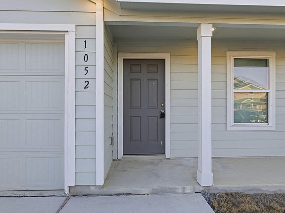 5th image of 1052 Shutter Way