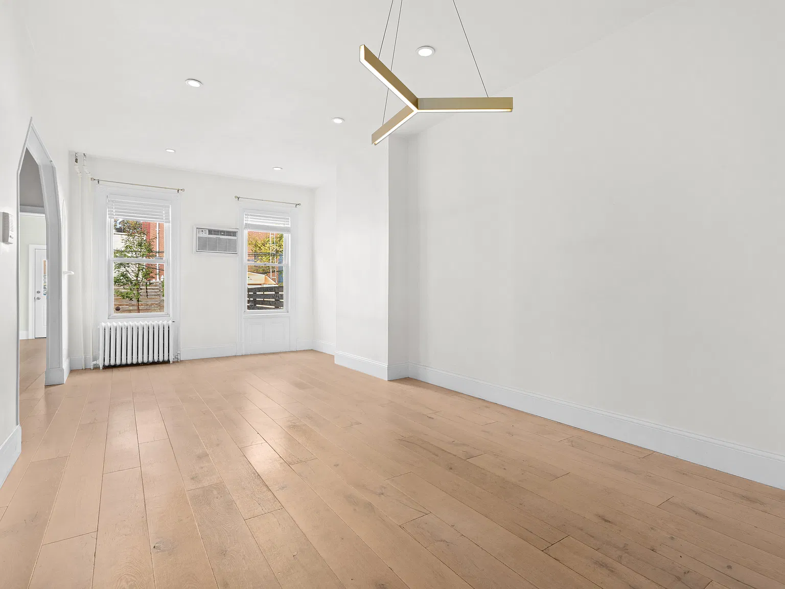 239 Withers St — Photo 2