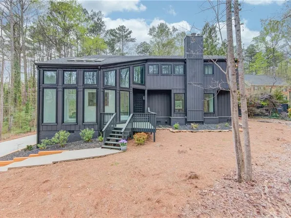 1341 Timberland Dr SE, Marietta, GA 30067