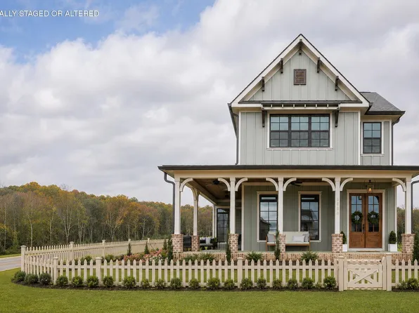 56 Yelllow Rose Ln, Ooltewah, TN 37363