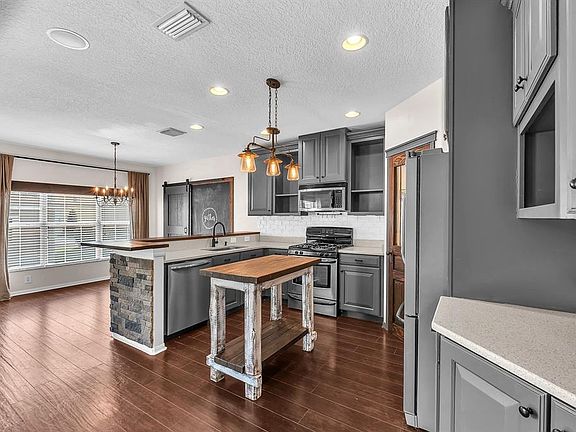 5th image of 16108 Loneoak View Dr