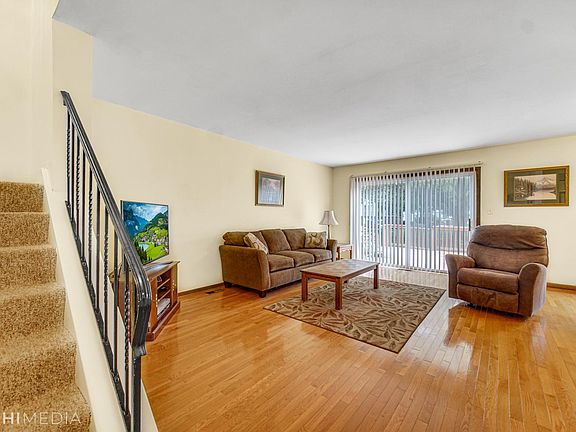 4th image of 6816 Crown Ln