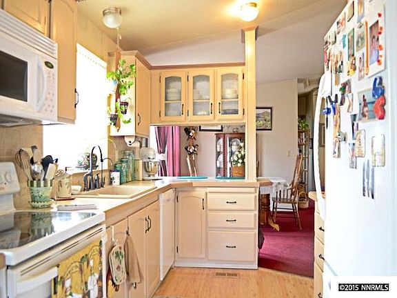 3rd image of 3570 Esmeralda Dr