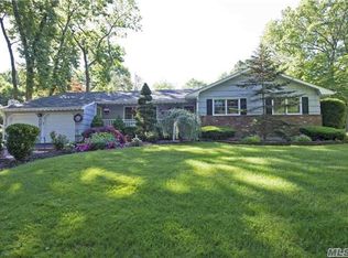 41 Nevinwood Pl, Huntington Station, NY 11746
