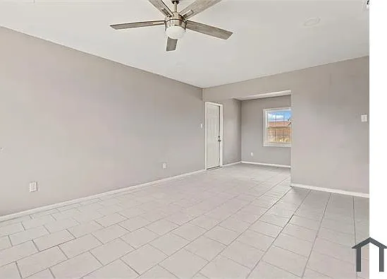 3 bed, 936 sqft, $1,325 — Photo 4