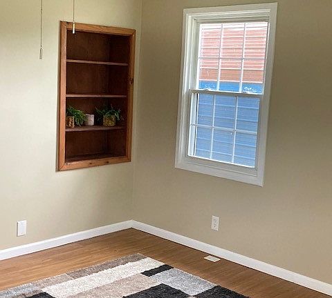 3rd image of 333 Alexander Ave